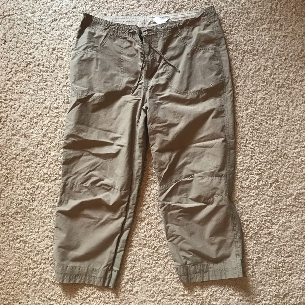 Columbia capris